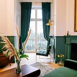 French Touch: Romantyczny W Kamienicy وارسو